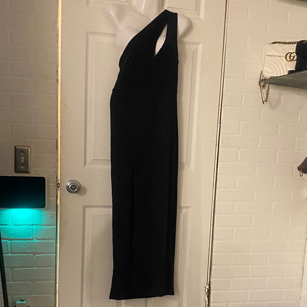 Chic One-Shoulder Black Dress - Picture 3 of 3